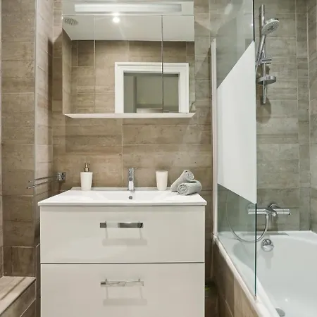 Bnbnook - Chic 1br - Walk To Eiffel Tower & Les Invalides Lägenhet *